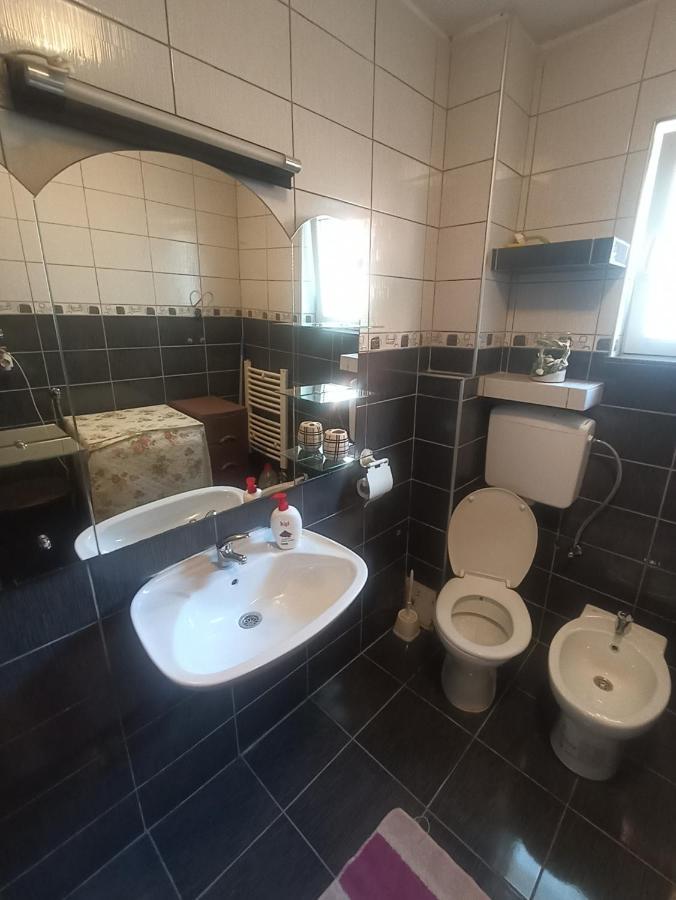 Sleep & Fly - Sarajevo Airport Apartment Экстерьер фото
